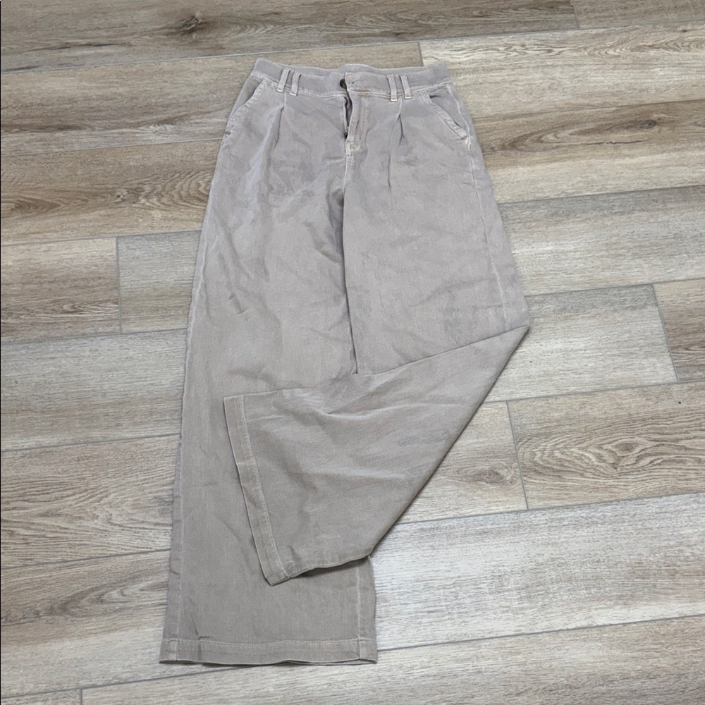 American Eagle Outfitters Women’s Pants - Light Tan